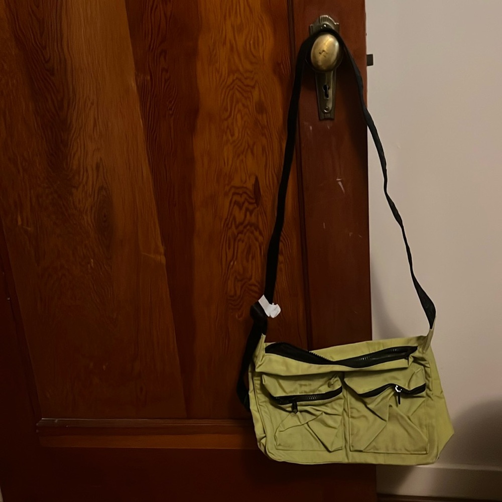 Baggu medium cargo crossbody lemongrass